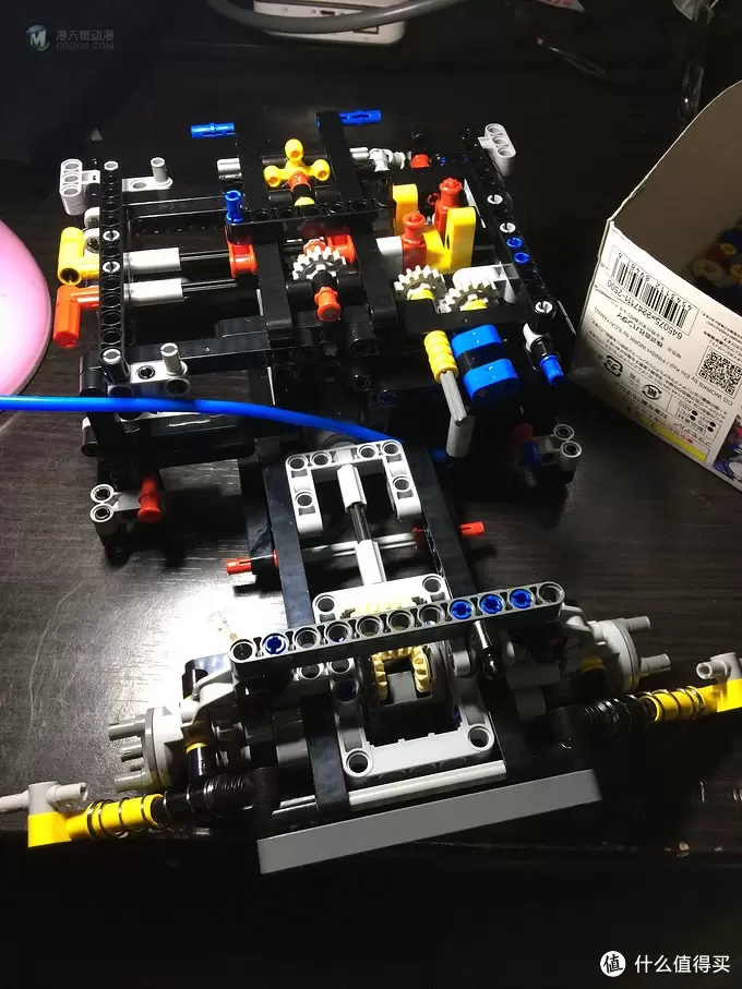 LEGO 乐高 8110 科技旗舰 —— 奔驰乌尼莫克