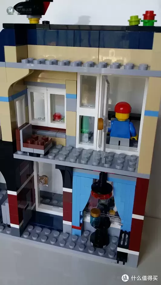 迷你街景：LEGO 乐高 31026 咖啡屋和单车店