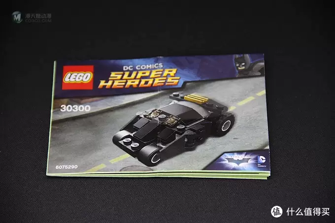 目前最小的乐高蝙蝠车：LEGO 乐高 蝙蝠 侠装甲车 超级英雄 30300