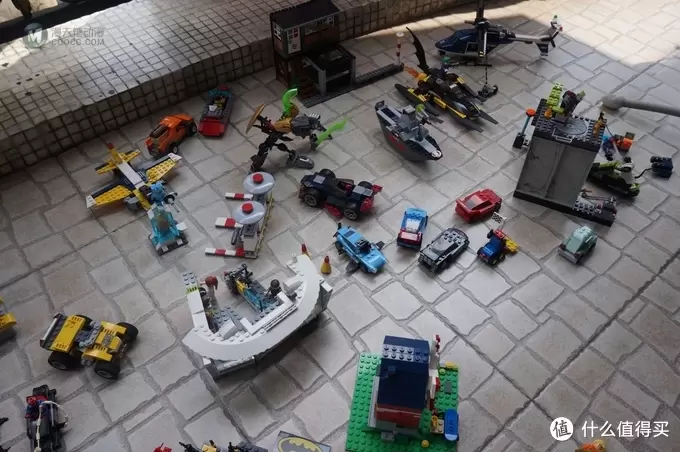 满是童趣和回忆：晒熊孩子的一堆 LEGO 乐高和类乐高