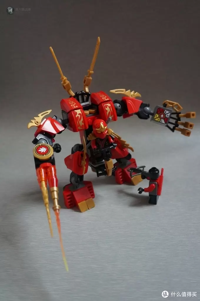 满是童趣和回忆：晒熊孩子的一堆 LEGO 乐高和类乐高