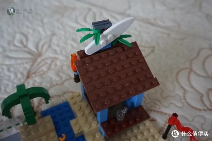 满是童趣和回忆：晒熊孩子的一堆 LEGO 乐高和类乐高