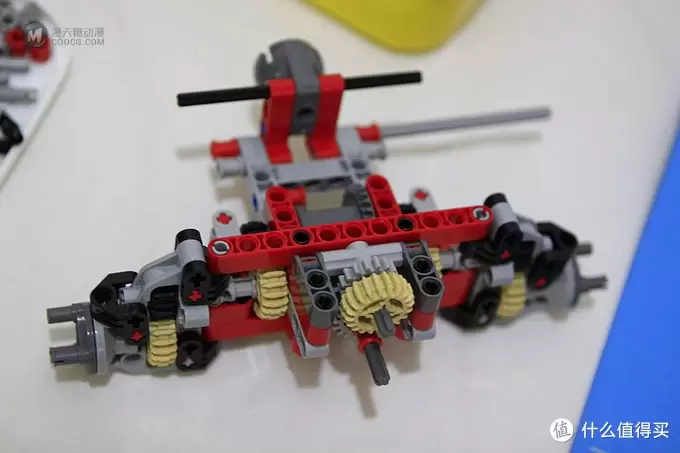 巨无霸来了：LEGO 乐高9398机械组2012年旗舰遥控四驱越野车