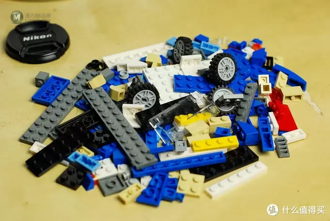 帅气的蓝色小跑：LEGO 乐高 创意组 6913