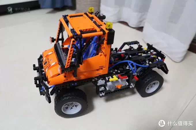 LEGO 乐高 8110 奔驰乌尼莫克 — 科技旗舰中的精品