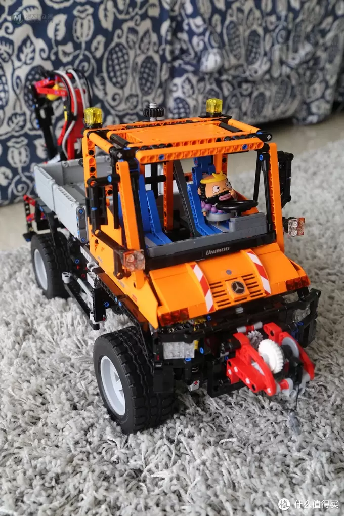 LEGO 乐高 8110 奔驰乌尼莫克 — 科技旗舰中的精品