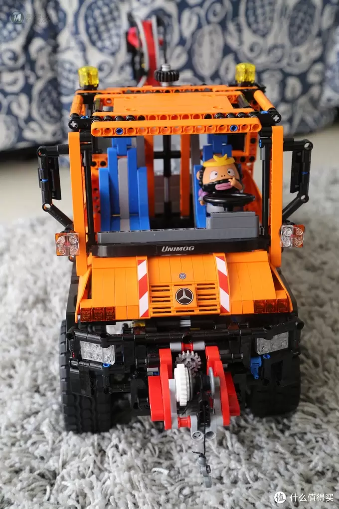 LEGO 乐高 8110 奔驰乌尼莫克 — 科技旗舰中的精品