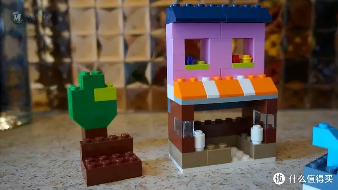LEGO 乐高 创意系列 积木组 10681 及拼装场景作品 — 简单的快乐