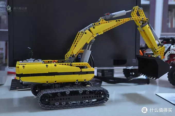 单反毁一生，LEGO穷三代 篇七：绝版 LEGO 乐高 8043 Technic科技系列 Motorized Excavator 挖掘机
