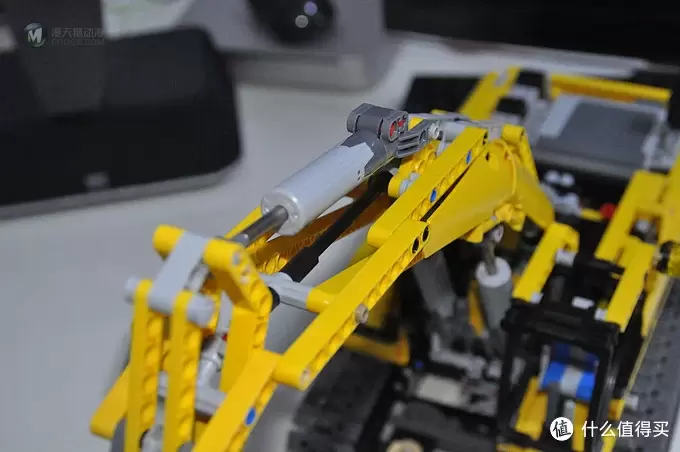 单反毁一生，LEGO穷三代 篇七：绝版 LEGO 乐高 8043 Technic科技系列 Motorized Excavator 挖掘机