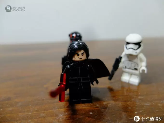 LEGO 乐高 75179 星球大战 Kylo Ren 钛战机 开箱
