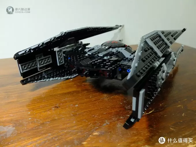 LEGO 乐高 75179 星球大战 Kylo Ren 钛战机 开箱