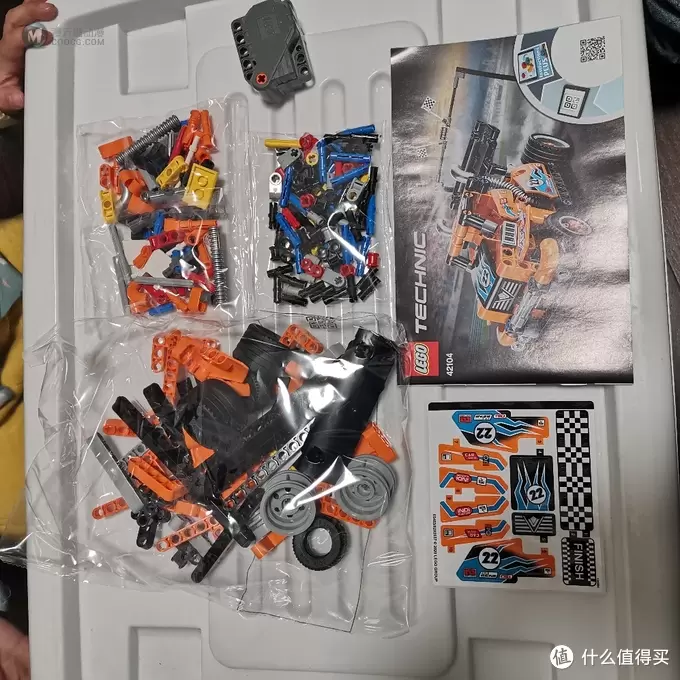 老杨的玩具仓库 篇八：老杨的玩具仓库 篇九：乐高机械组 二合一 42104 回力竞速卡车