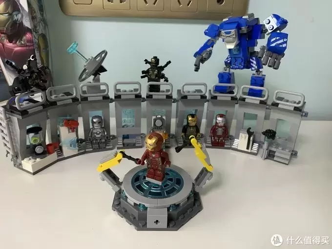 宝宝玩具 篇二：LEGO 乐高 76125 钢铁侠机甲陈列室
