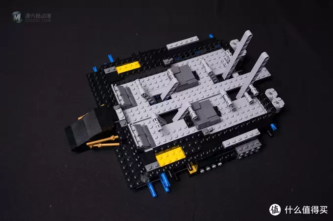 一不小心落坑里：LEGO 乐高 76023 Tumbler 蝙蝠车电影版开箱