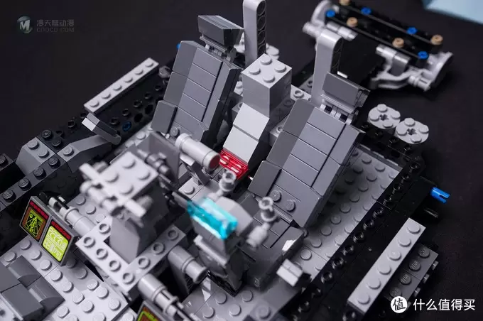 一不小心落坑里：LEGO 乐高 76023 Tumbler 蝙蝠车电影版开箱