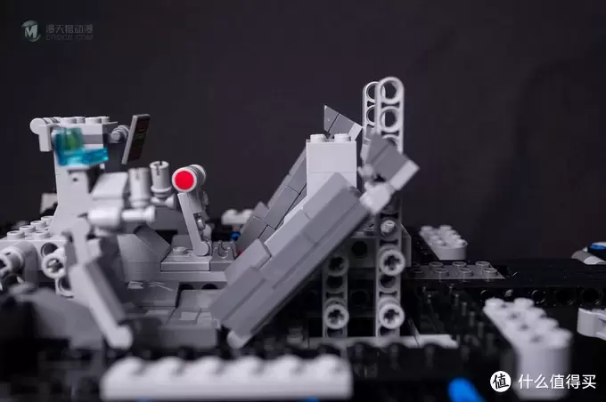 一不小心落坑里：LEGO 乐高 76023 Tumbler 蝙蝠车电影版开箱