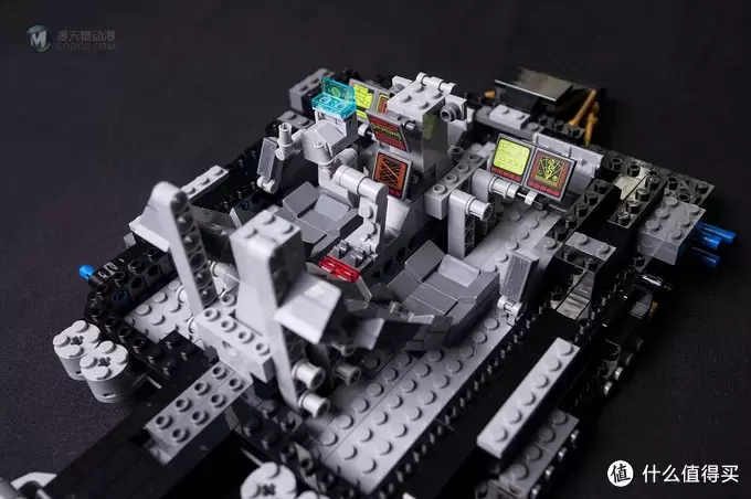 一不小心落坑里：LEGO 乐高 76023 Tumbler 蝙蝠车电影版开箱