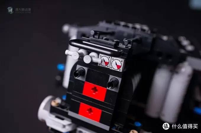 一不小心落坑里：LEGO 乐高 76023 Tumbler 蝙蝠车电影版开箱