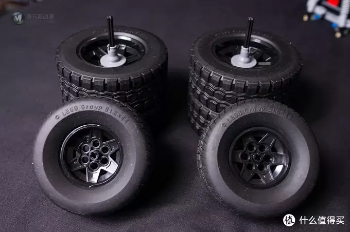 一不小心落坑里：LEGO 乐高 76023 Tumbler 蝙蝠车电影版开箱