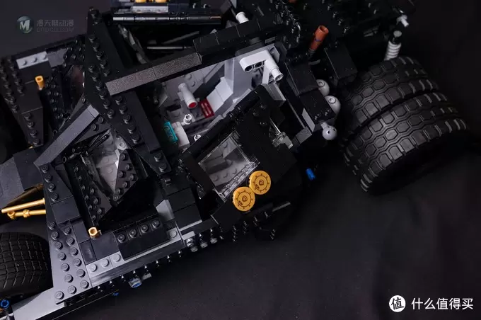 一不小心落坑里：LEGO 乐高 76023 Tumbler 蝙蝠车电影版开箱