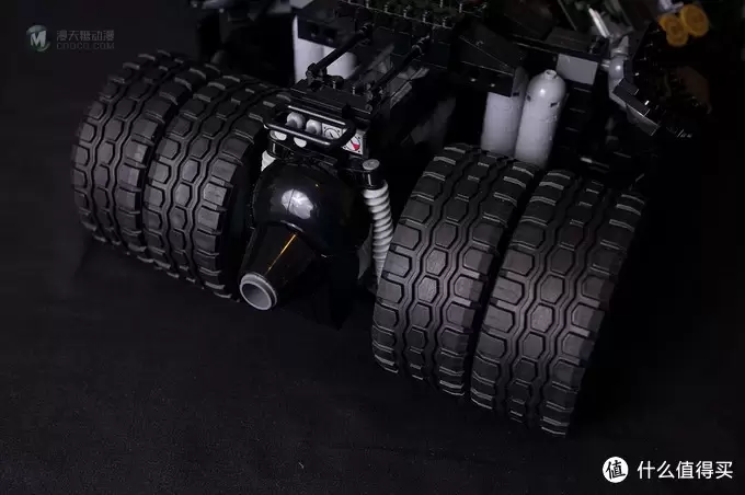 一不小心落坑里：LEGO 乐高 76023 Tumbler 蝙蝠车电影版开箱