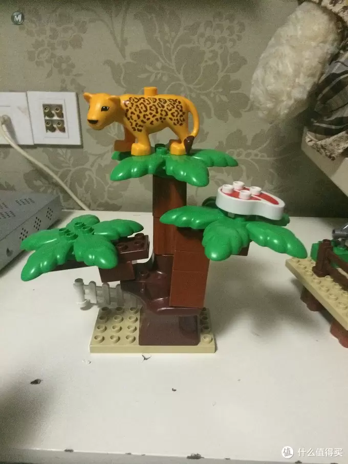 小心，有猛兽出没：LEGO 乐高 得宝主题拼砌系列 动物园全家福 6156