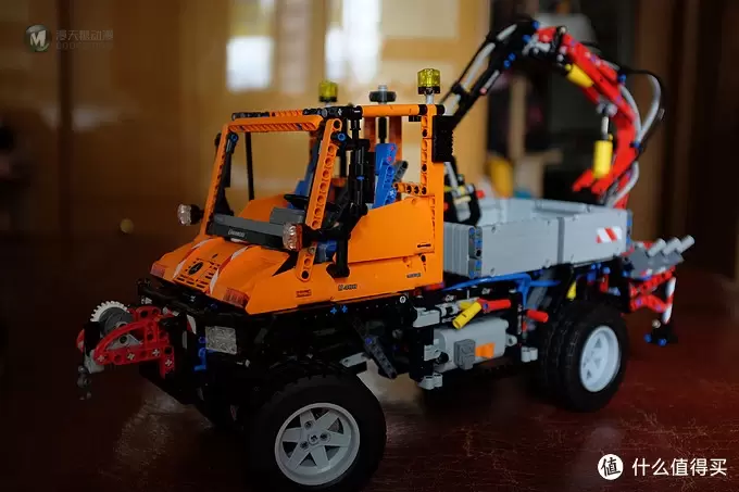 LEGO 乐高 8110 科技旗舰 —— 奔驰乌尼莫克