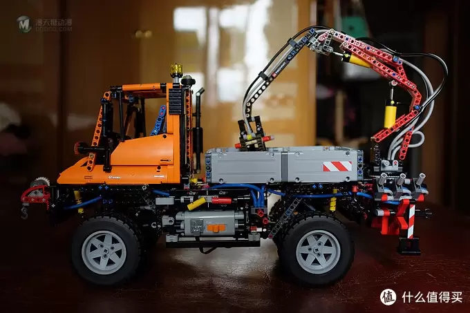 LEGO 乐高 8110 科技旗舰 —— 奔驰乌尼莫克