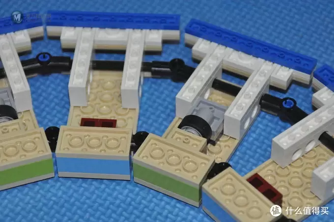 单反毁一生，LEGO穷三代 篇二十：【ebay好物分享会】每个女孩心中都有一个旋转木马的梦——年终巨献 LEGO 10196 旋转木马