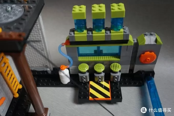 满是童趣和回忆：晒熊孩子的一堆 LEGO 乐高和类乐高