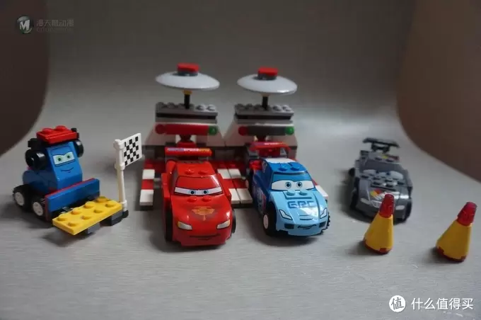 满是童趣和回忆：晒熊孩子的一堆 LEGO 乐高和类乐高