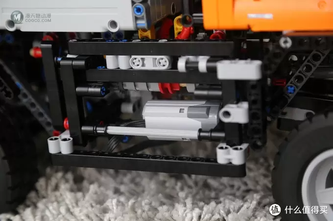 LEGO 乐高 8110 奔驰乌尼莫克 — 科技旗舰中的精品