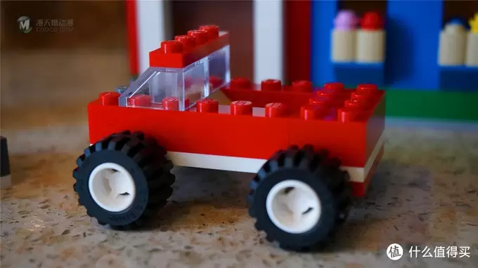 LEGO 乐高 创意系列 积木组 10681 及拼装场景作品 — 简单的快乐