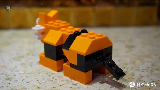 LEGO 乐高 创意系列 积木组 10681 及拼装场景作品 — 简单的快乐