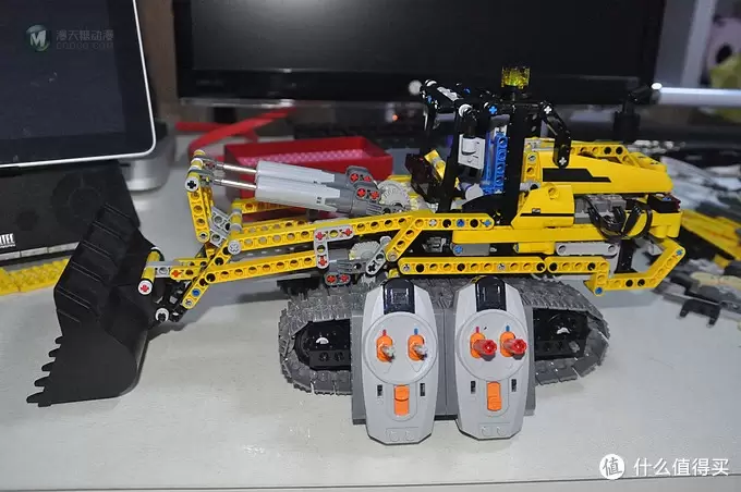 单反毁一生，LEGO穷三代 篇十一：LEGO 乐高 8043 B模式 推土机，附视频