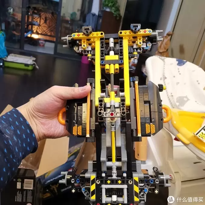 老杨的玩具仓库 篇十二：乐高机械组 42081 沃尔沃概念式装载机