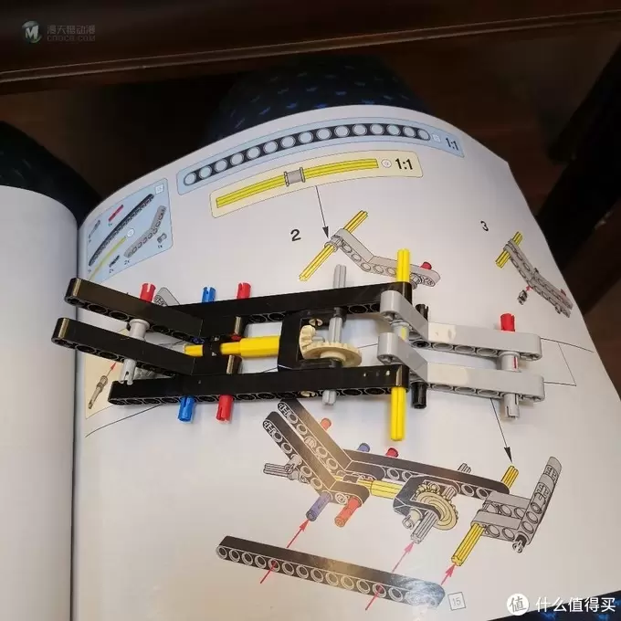 老杨的玩具仓库 篇十二：乐高机械组 42081 沃尔沃概念式装载机
