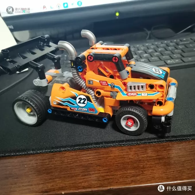 老杨的玩具仓库 篇八：老杨的玩具仓库 篇九：乐高机械组 二合一 42104 回力竞速卡车