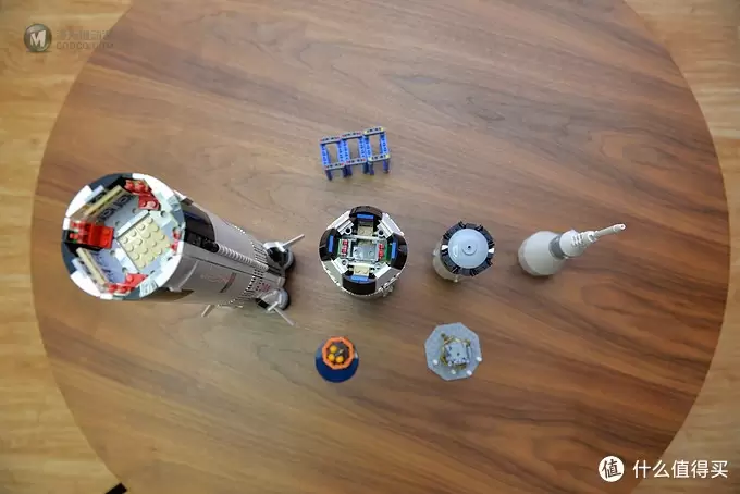 值得一看，动图看拼装 ！乐高 21309 土星5号运载火箭 拼装全纪录！