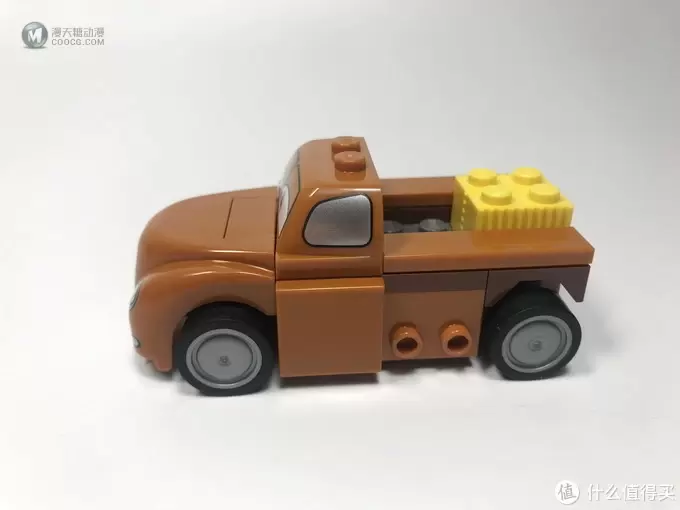 LEGO 乐高 拼拼乐 篇206： 小拼砌师 赛车总动员 10743 Smokey的车库