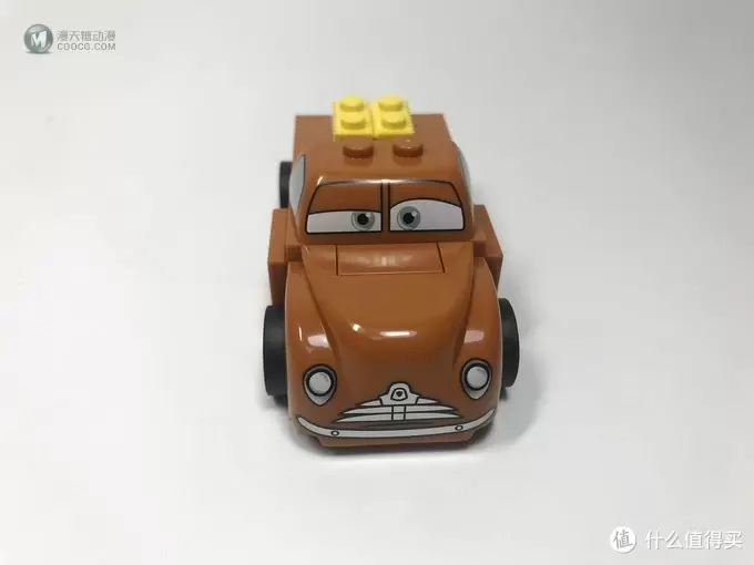 LEGO 乐高 拼拼乐 篇206： 小拼砌师 赛车总动员 10743 Smokey的车库