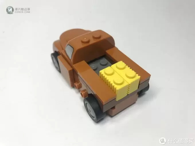 LEGO 乐高 拼拼乐 篇206： 小拼砌师 赛车总动员 10743 Smokey的车库