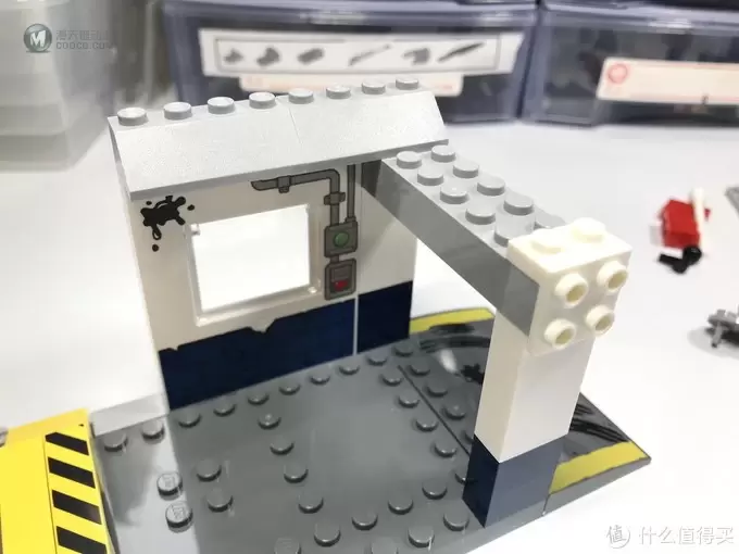 LEGO 乐高 拼拼乐 篇206： 小拼砌师 赛车总动员 10743 Smokey的车库