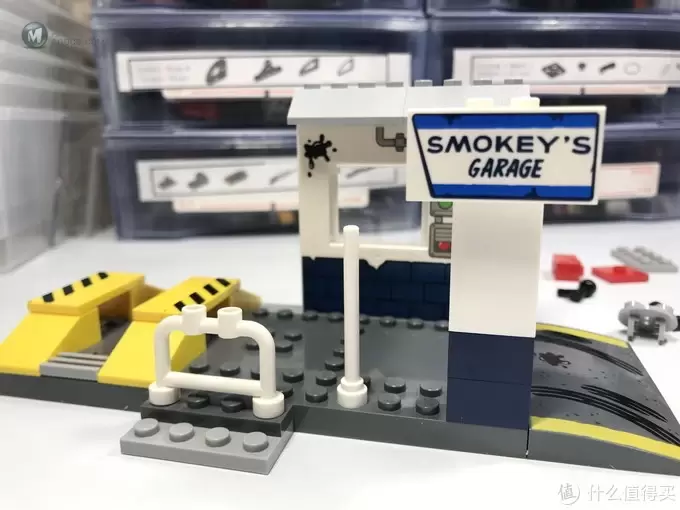 LEGO 乐高 拼拼乐 篇206： 小拼砌师 赛车总动员 10743 Smokey的车库