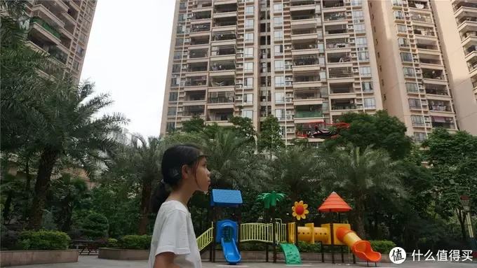 玩乐中锻炼专注力，UDrone意念无人机体验！