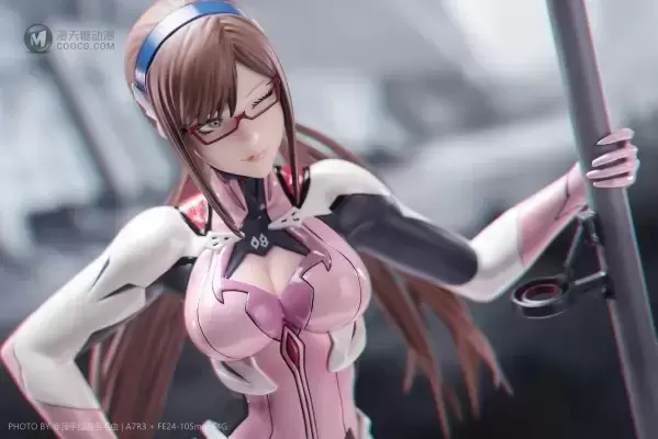 EVA新剧场版 真希波・玛丽・伊拉丝多莉亚斯 EVANGELION STORE 限定版