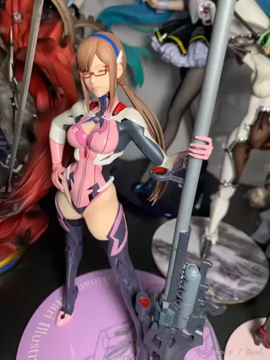 EVA新剧场版 真希波・玛丽・伊拉丝多莉亚斯 EVANGELION STORE 限定版